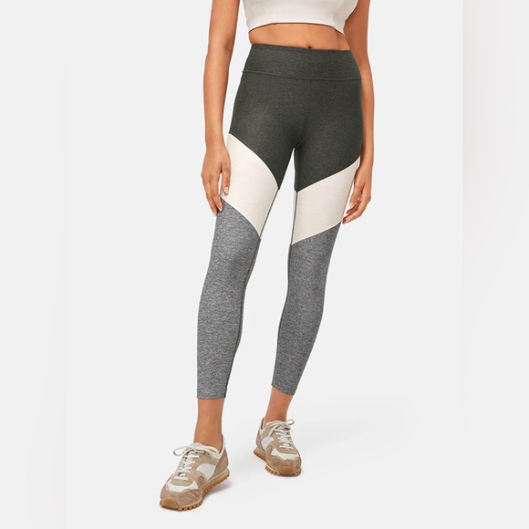 NWOT Outdoor Voices Springs 7/8 Legging in Small - Picture 1 of 4